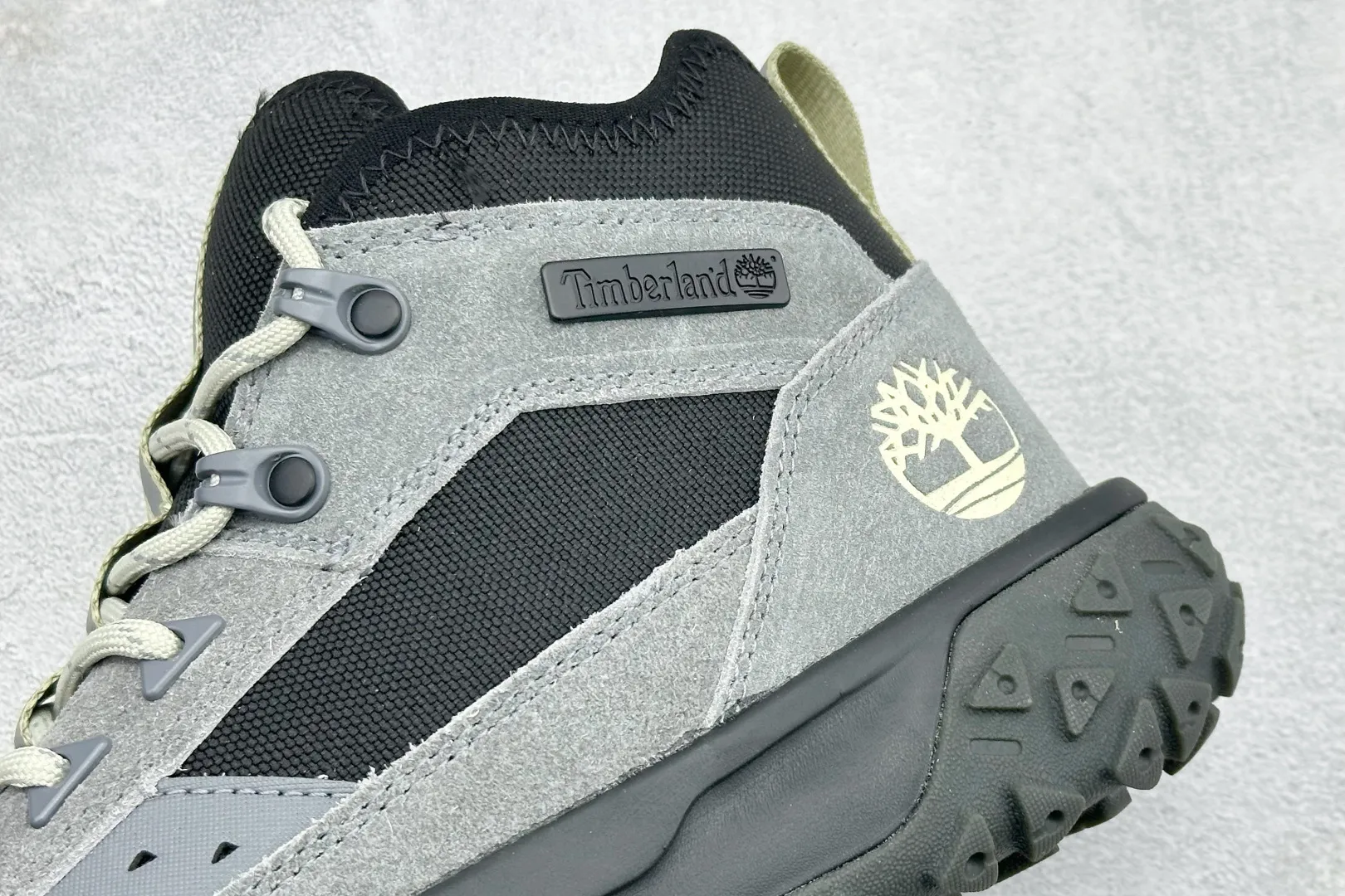 🐲💰 480 terminal store Timberland/Timberland outdoor high-top casual Martin boots series. Guangdong factory quality. Original box and original packaging. The fabric is made of Italian 🇮🇹 top-grade frosted fine-grained cowhide. It is paired with anti-odor and anti-corrosion genuine leather latex insoles to give you a perfect wearing experience. The quality is exquisite and durable. A must-have for sportsmen. Specially designed to treat those who are not handsome. High-quality and first-class foot feel. Item No.: TBOA6CW1A40